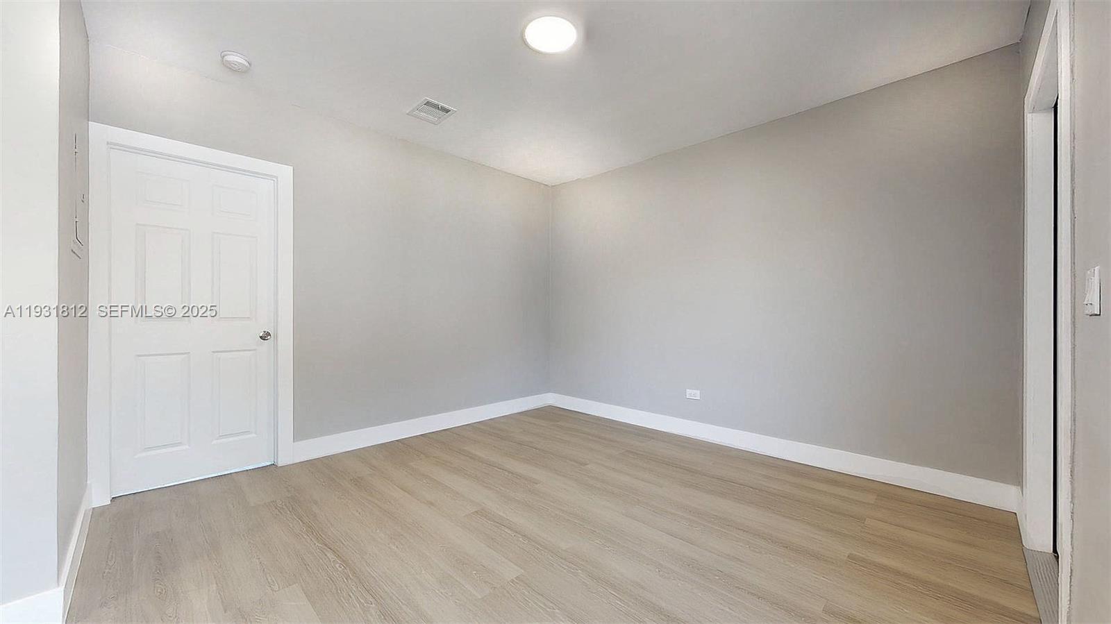 HIALEAH 7TH ADDN - Residential Lease