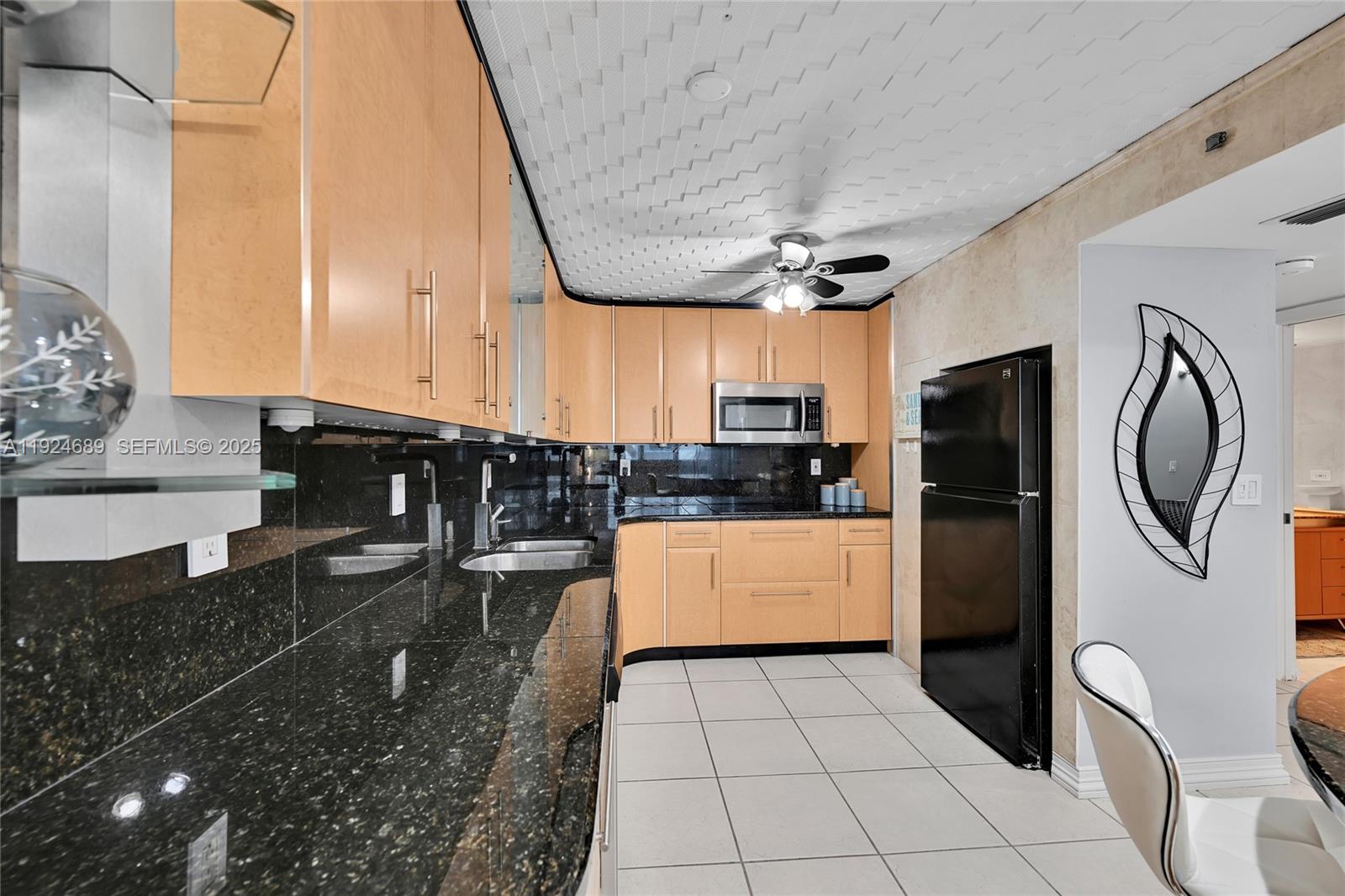 MAISON GRANDE CONDO - Residential