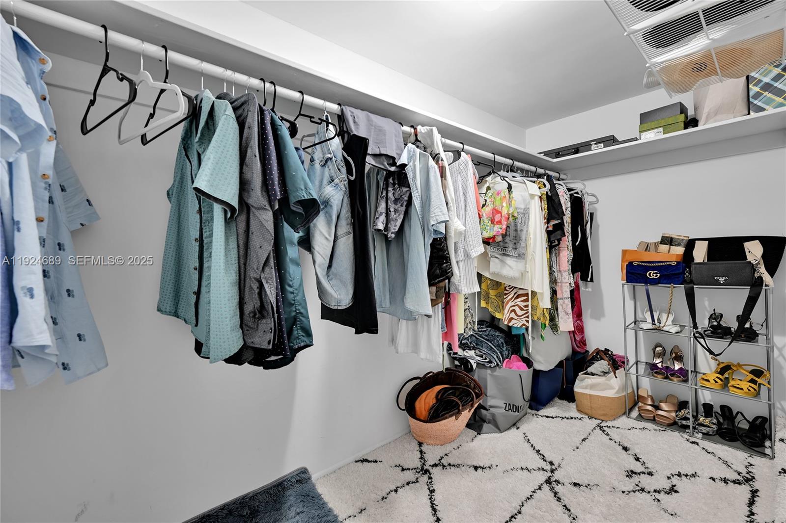 MAISON GRANDE CONDO - Residential