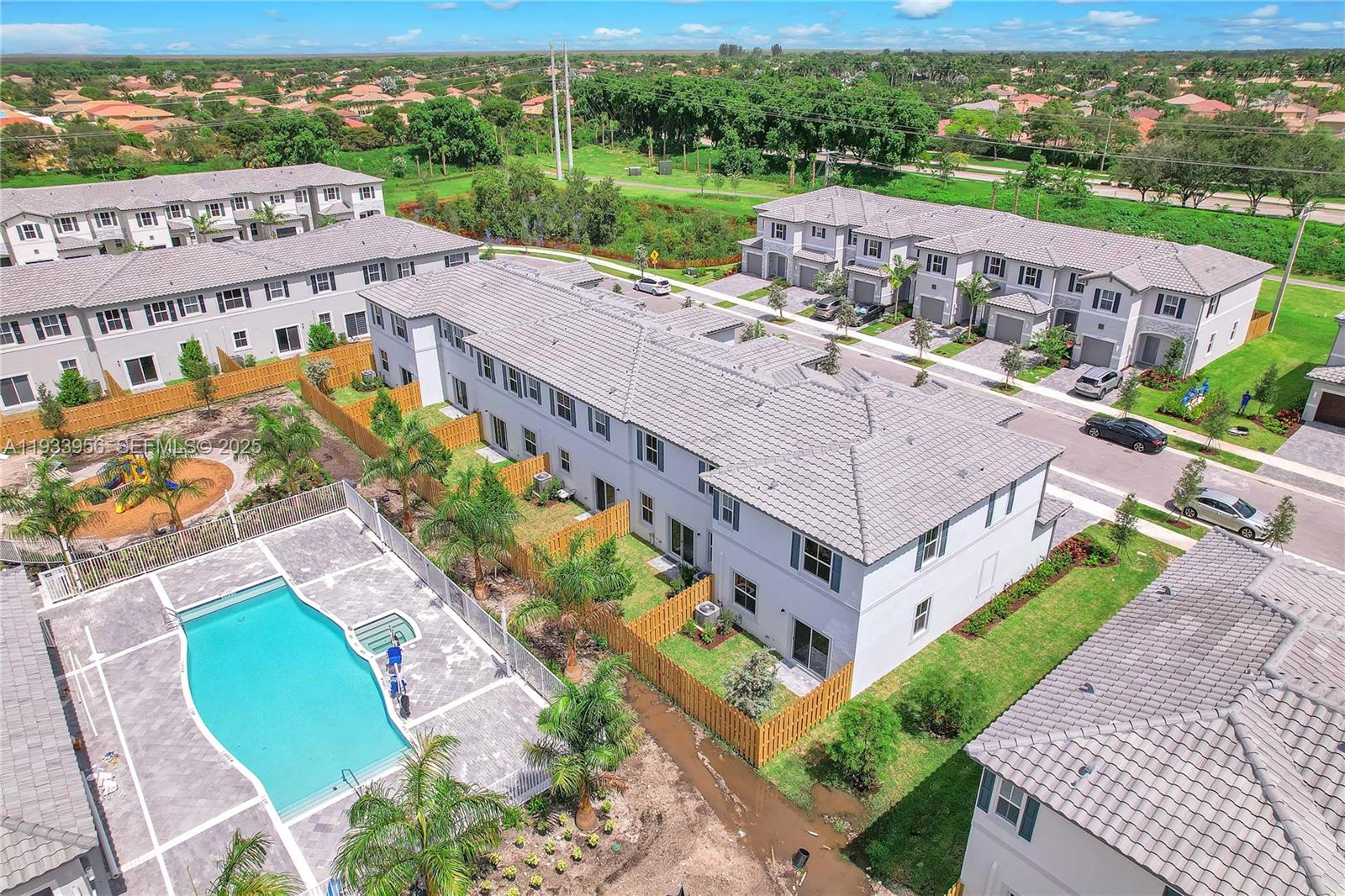 WYNDHAM LAKES PLAZA - Residential Lease