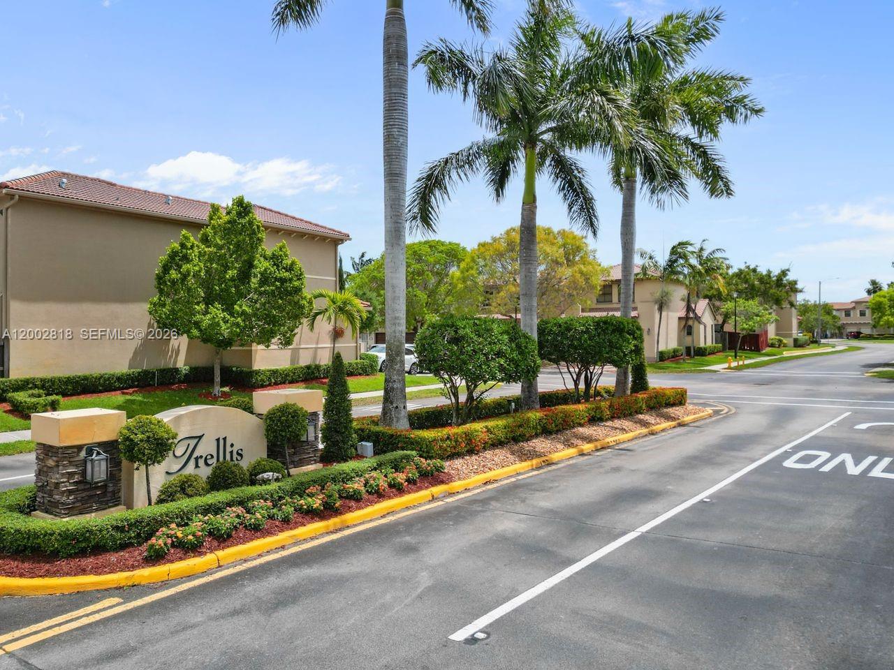 TRELLIS AT BAYSHORE - Residential