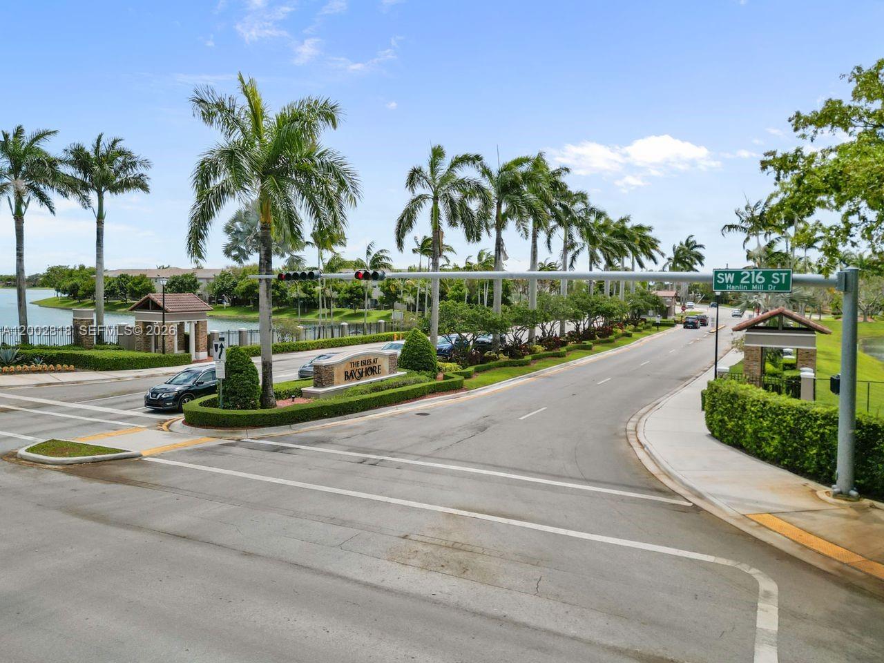 TRELLIS AT BAYSHORE - Residential
