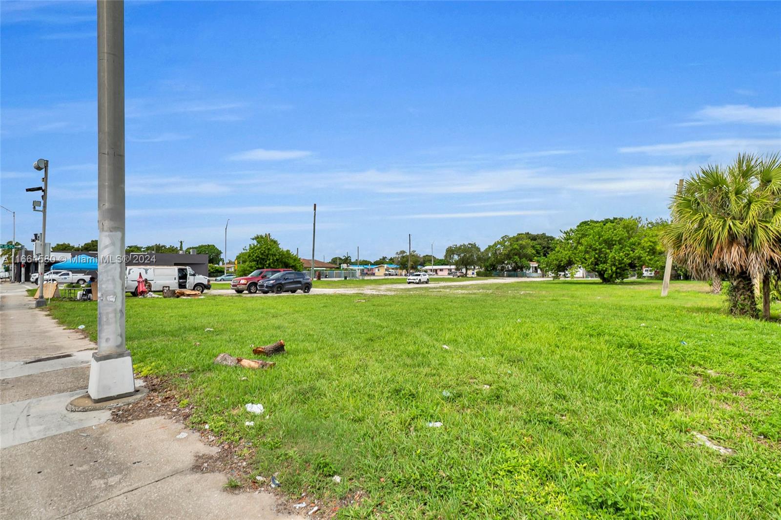 FULFORD PARK - Land