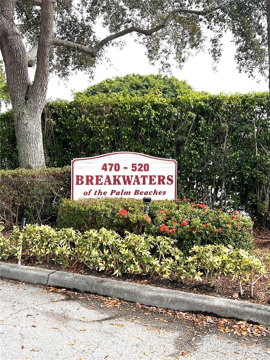 BREAKWATERS OF THE PALM BE - Residential