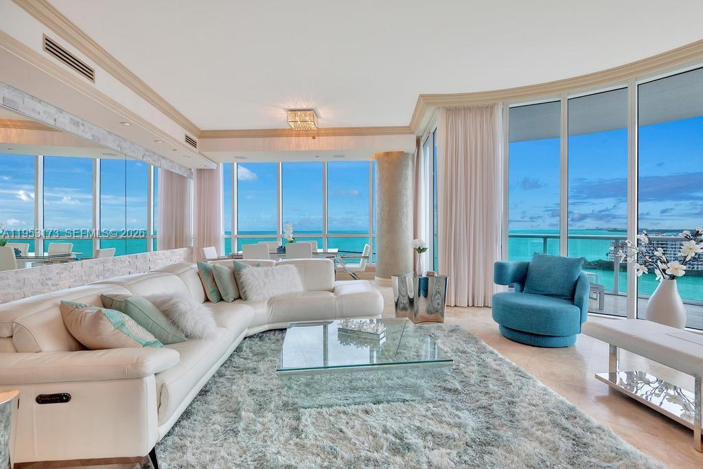 100 S Pointe Dr 1504