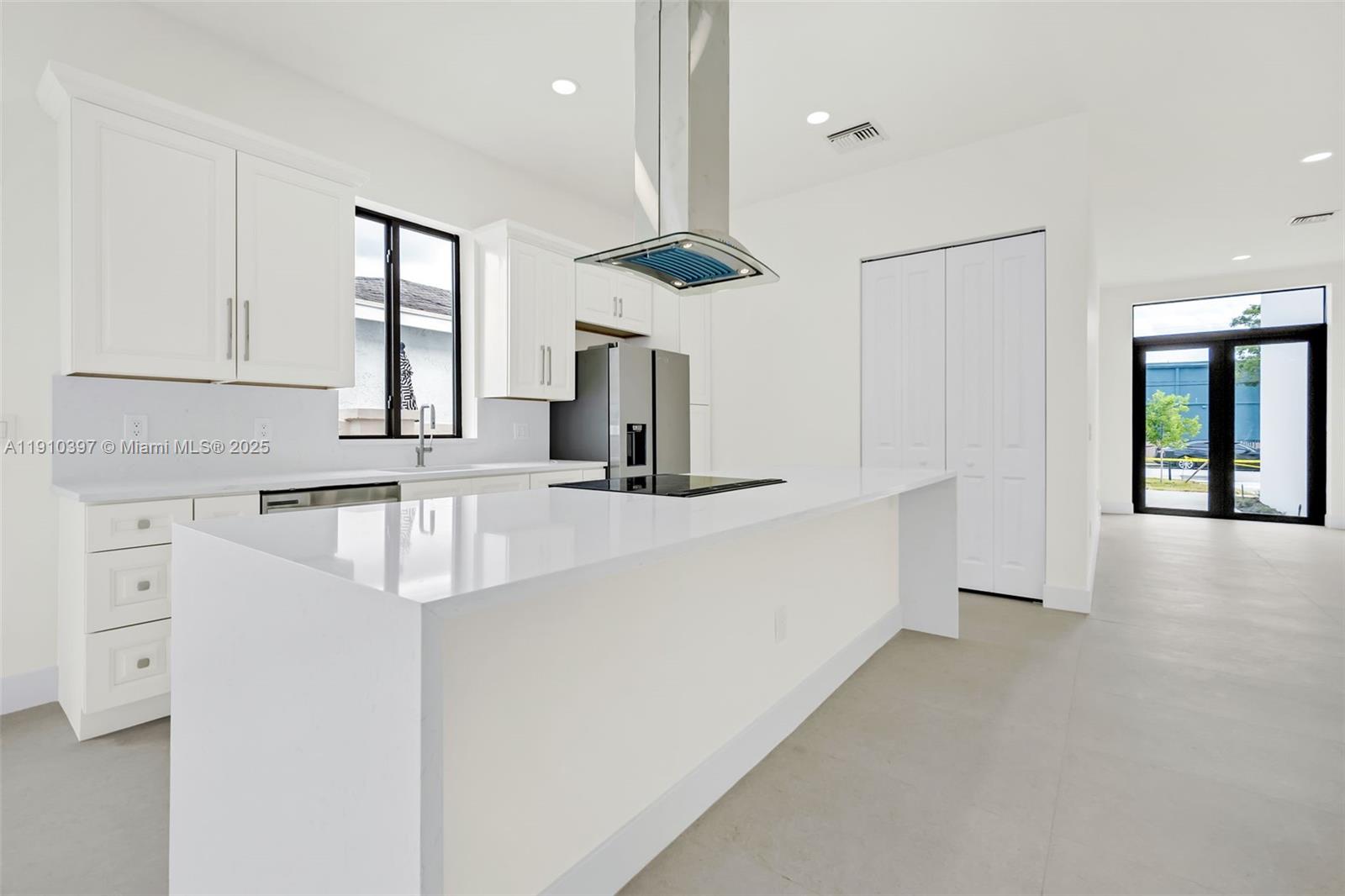 COLLIER GROVES - Residential