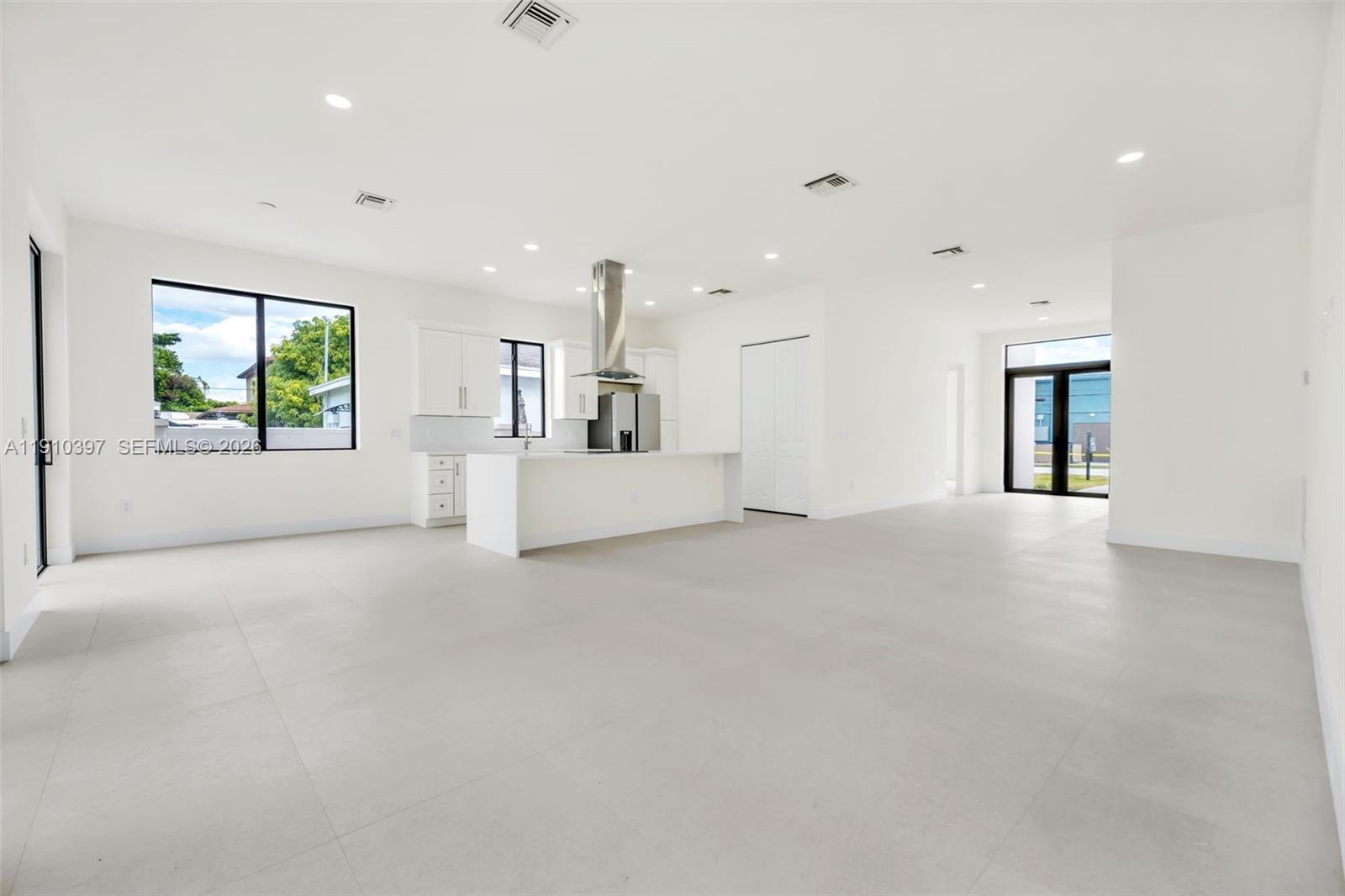 COLLIER GROVES - Residential