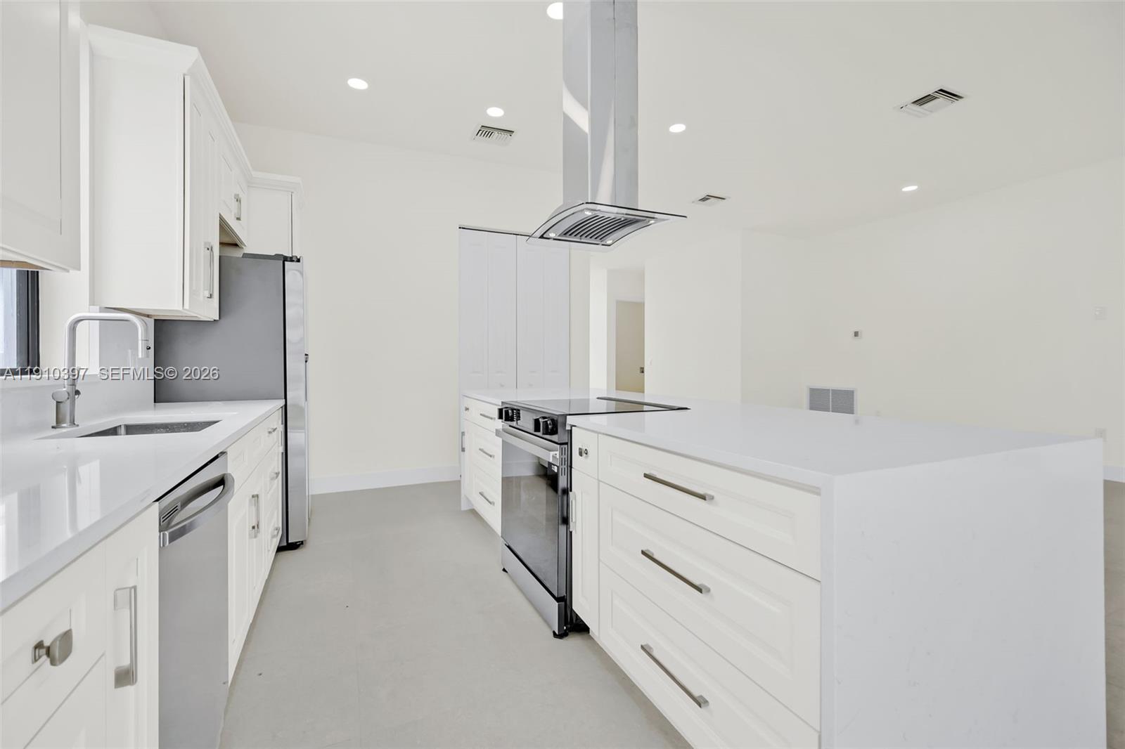 COLLIER GROVES - Residential