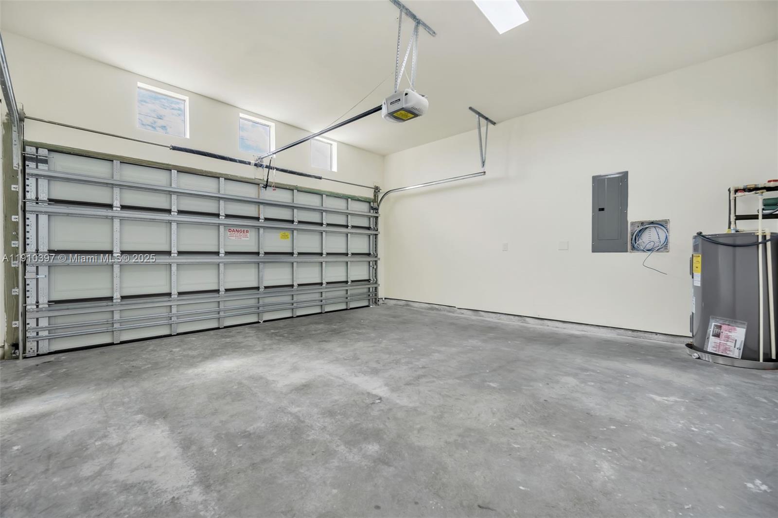 COLLIER GROVES - Residential