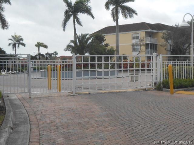 LE CLUB AT OLD CUTLER CON - Residential Lease