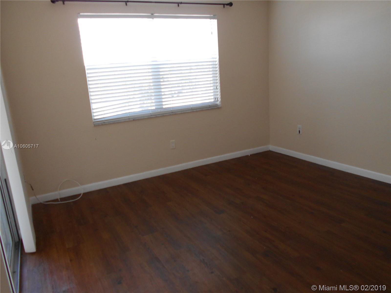 LE CLUB AT OLD CUTLER CON - Residential Lease