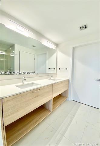 THE HARBOUR NORTH CONDO - Residential