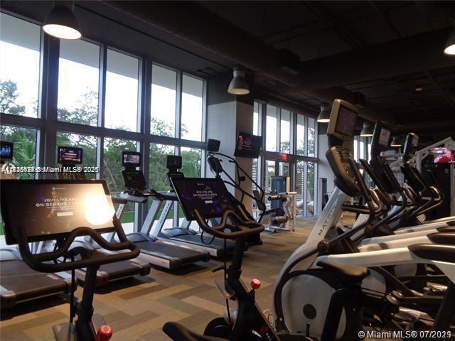 THE HARBOUR NORTH CONDO - Residential