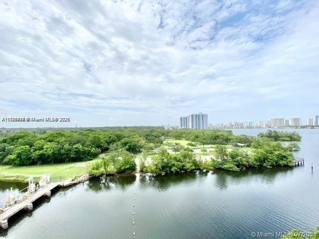 THE HARBOUR NORTH CONDO - Residential