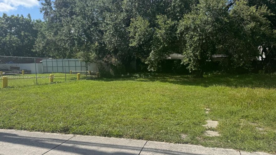 Unlock endless potential with this vacant lot located in the heart of the historic Brownsville community. Whether you're a developer, investor, or future homeowner, this property offers a rare opportunity to build your very own multi-purpose structure in one of the city’s most culturally rich and evolving neighborhoods.