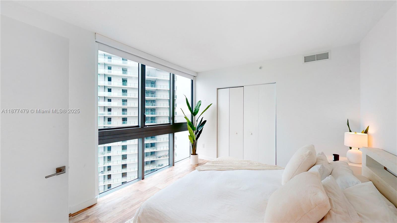 PARAISO BAY CONDO - Residential