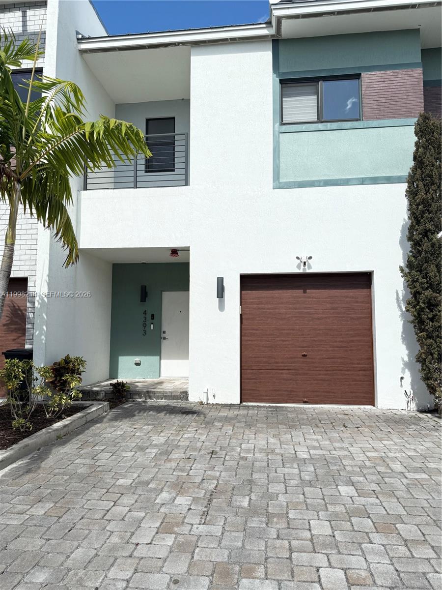 PLANTATION BUSINESS PARK - Residential Lease