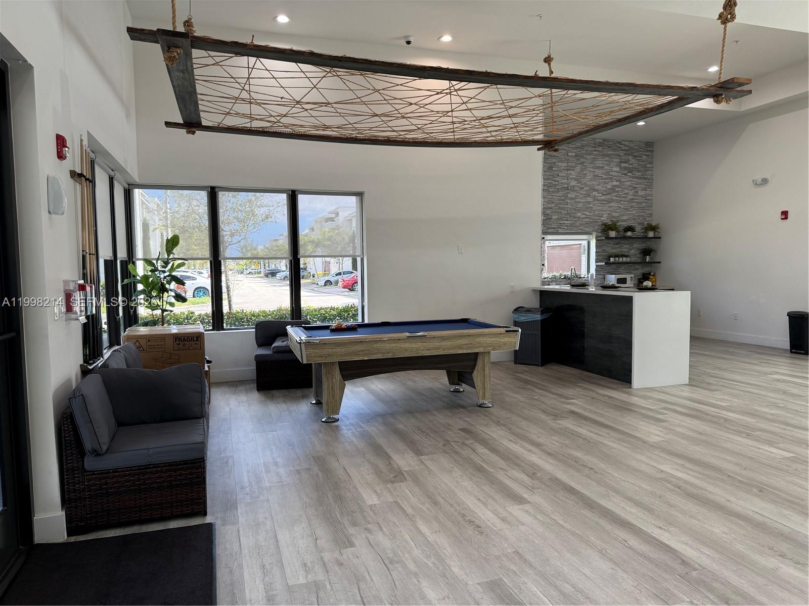 PLANTATION BUSINESS PARK - Residential Lease