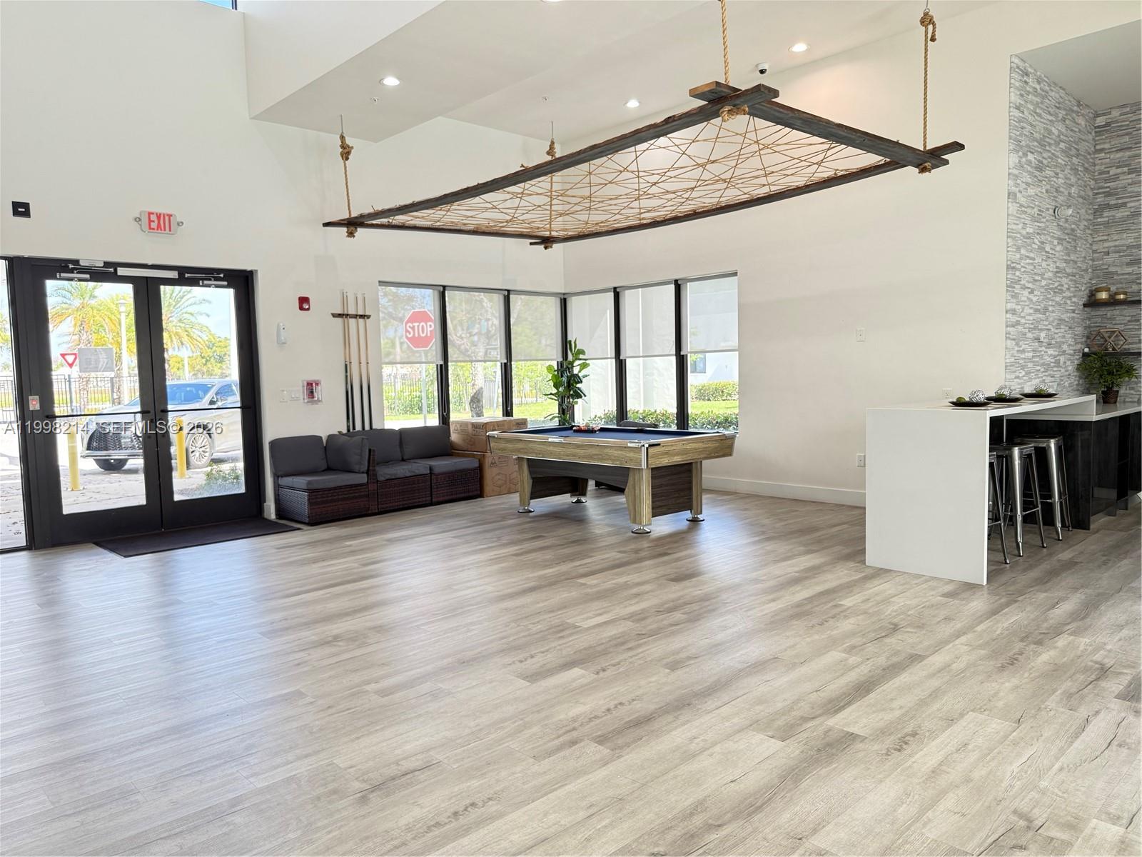 PLANTATION BUSINESS PARK - Residential Lease