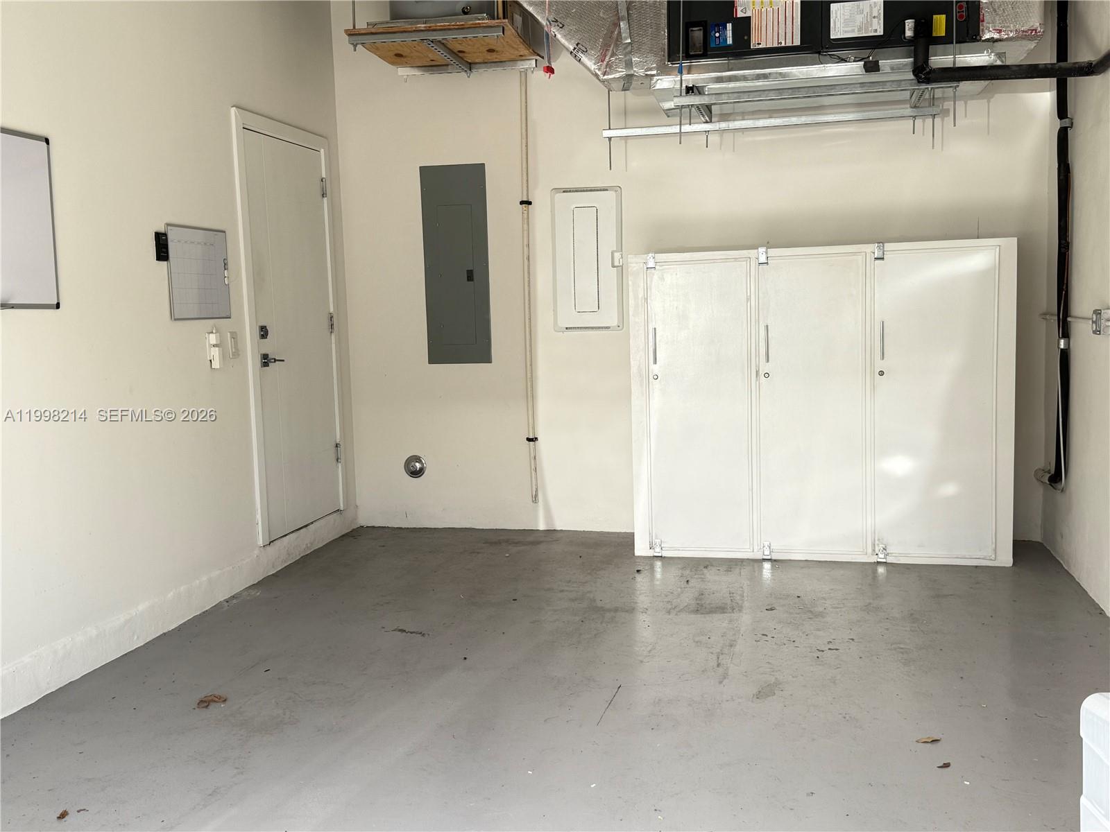 PLANTATION BUSINESS PARK - Residential Lease