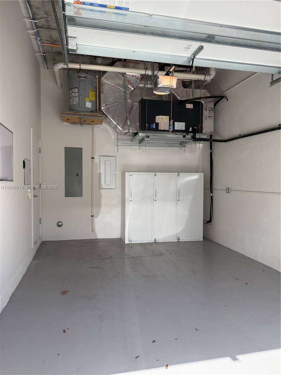 PLANTATION BUSINESS PARK - Residential Lease