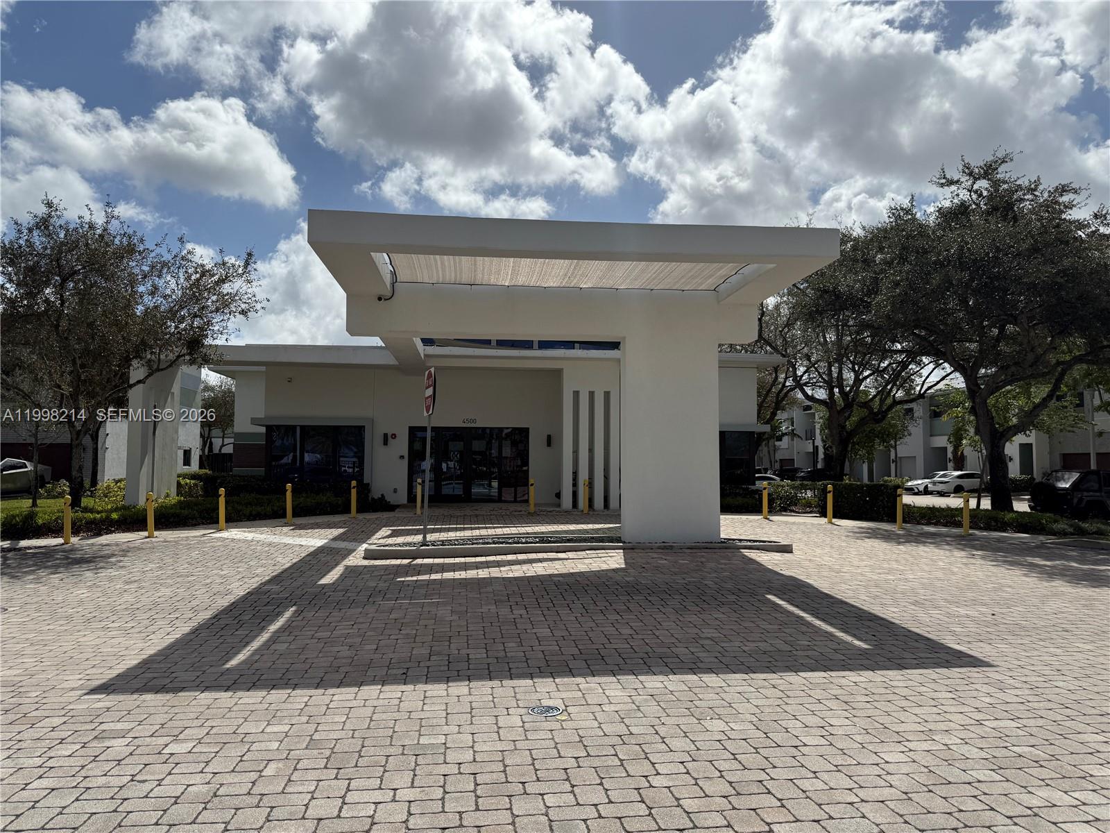 PLANTATION BUSINESS PARK - Residential Lease