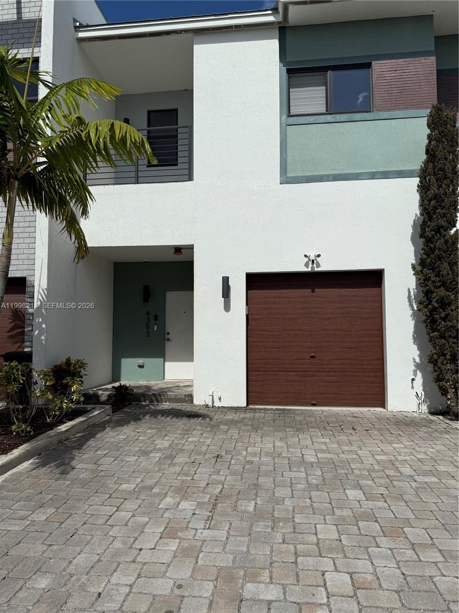 PLANTATION BUSINESS PARK - Residential Lease