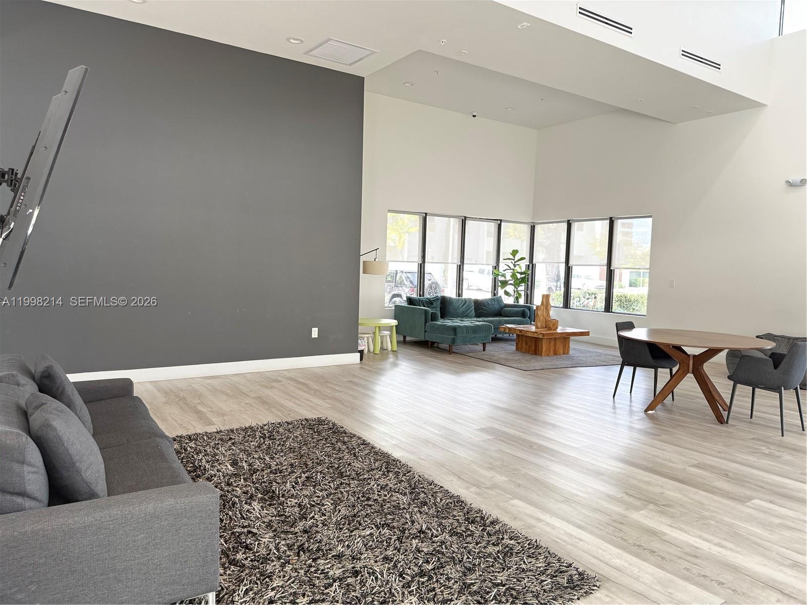 PLANTATION BUSINESS PARK - Residential Lease