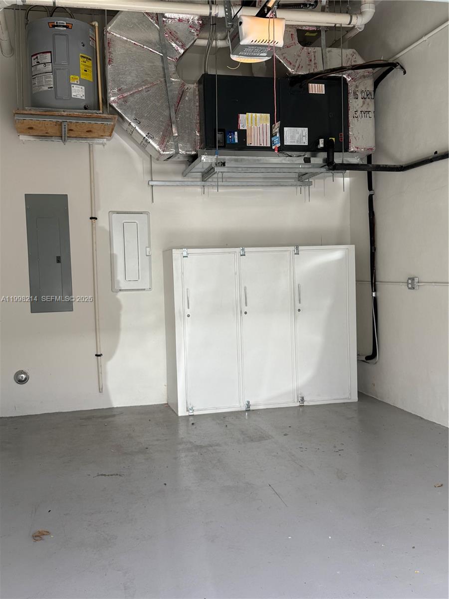 PLANTATION BUSINESS PARK - Residential Lease