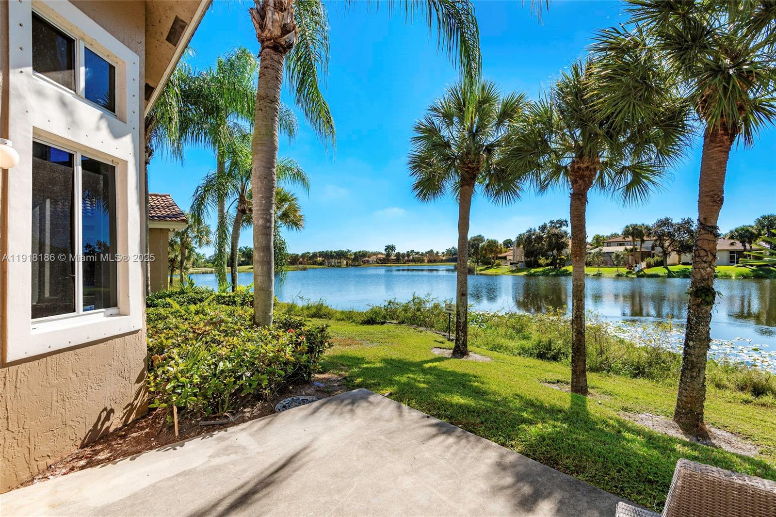 HOLLYWOOD LAKES COUNTRY C - Residential Lease