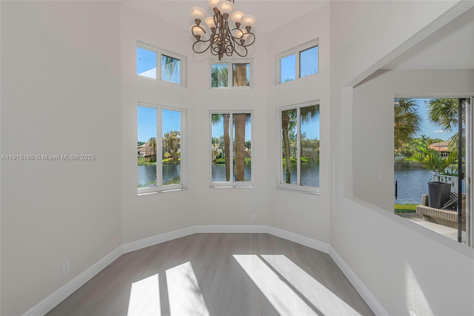 HOLLYWOOD LAKES COUNTRY C - Residential Lease