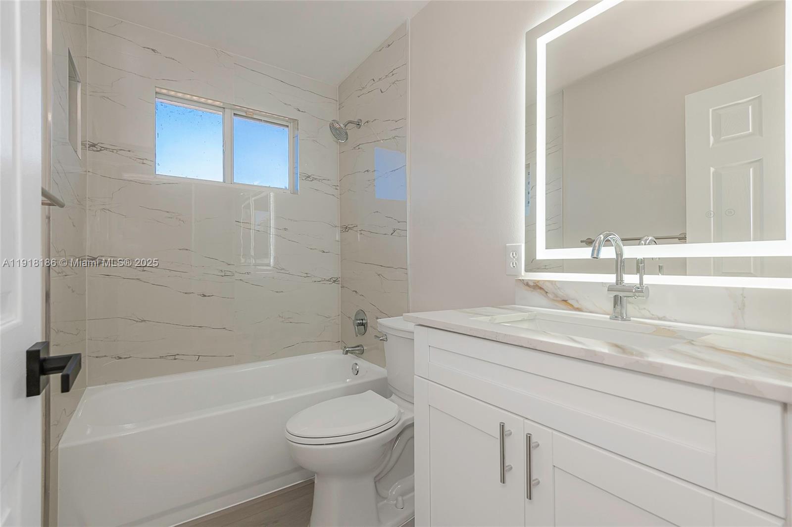 HOLLYWOOD LAKES COUNTRY C - Residential Lease