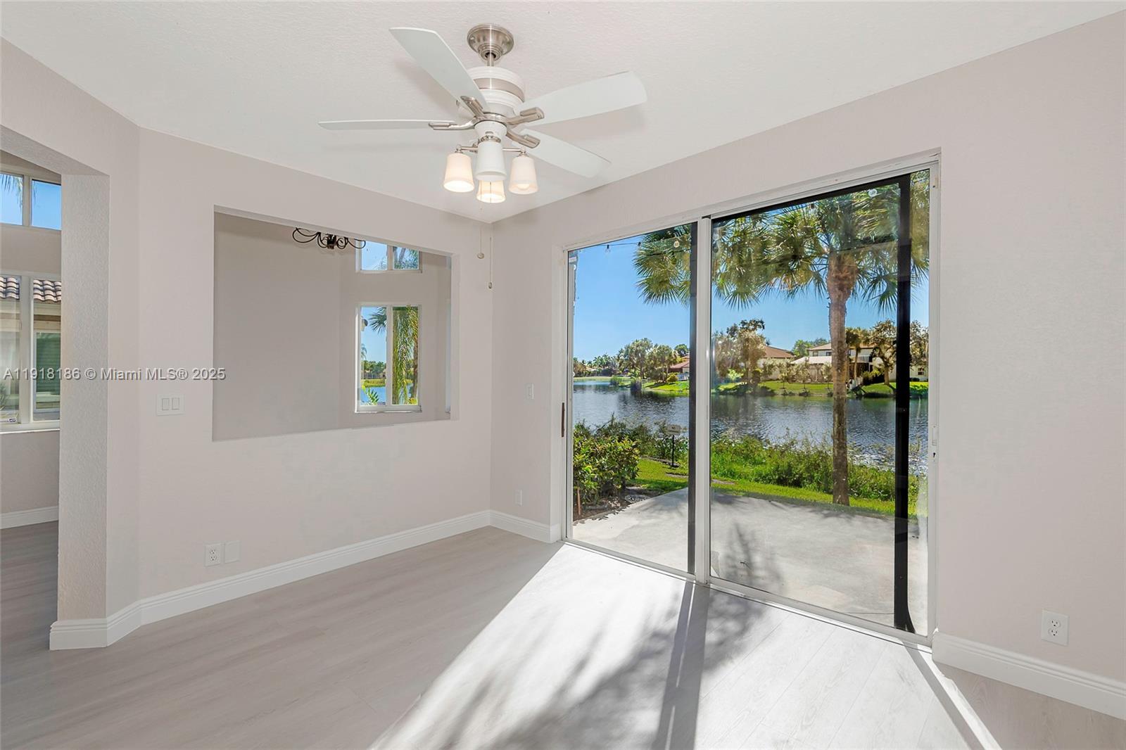 HOLLYWOOD LAKES COUNTRY C - Residential Lease