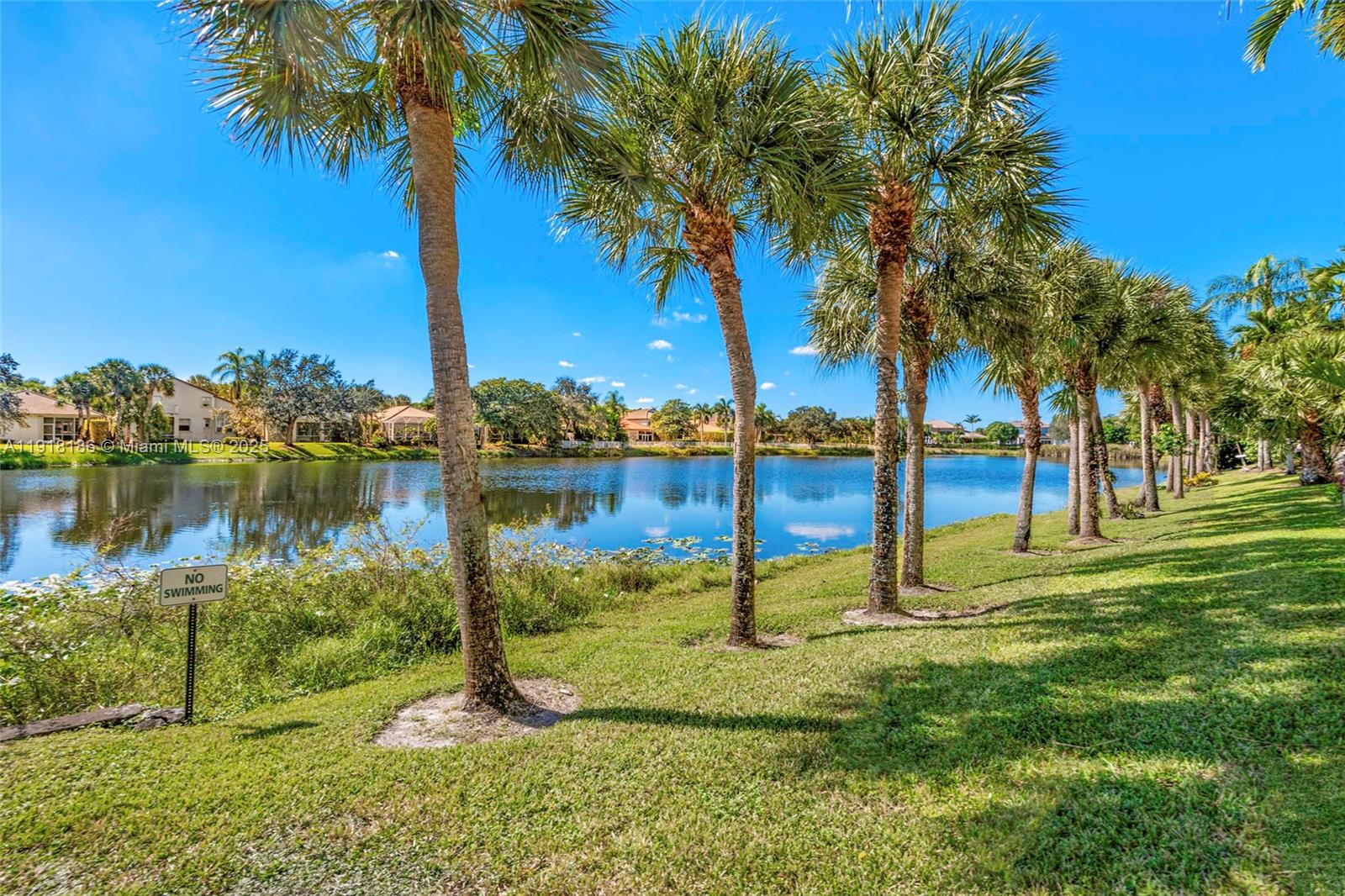 HOLLYWOOD LAKES COUNTRY C - Residential Lease