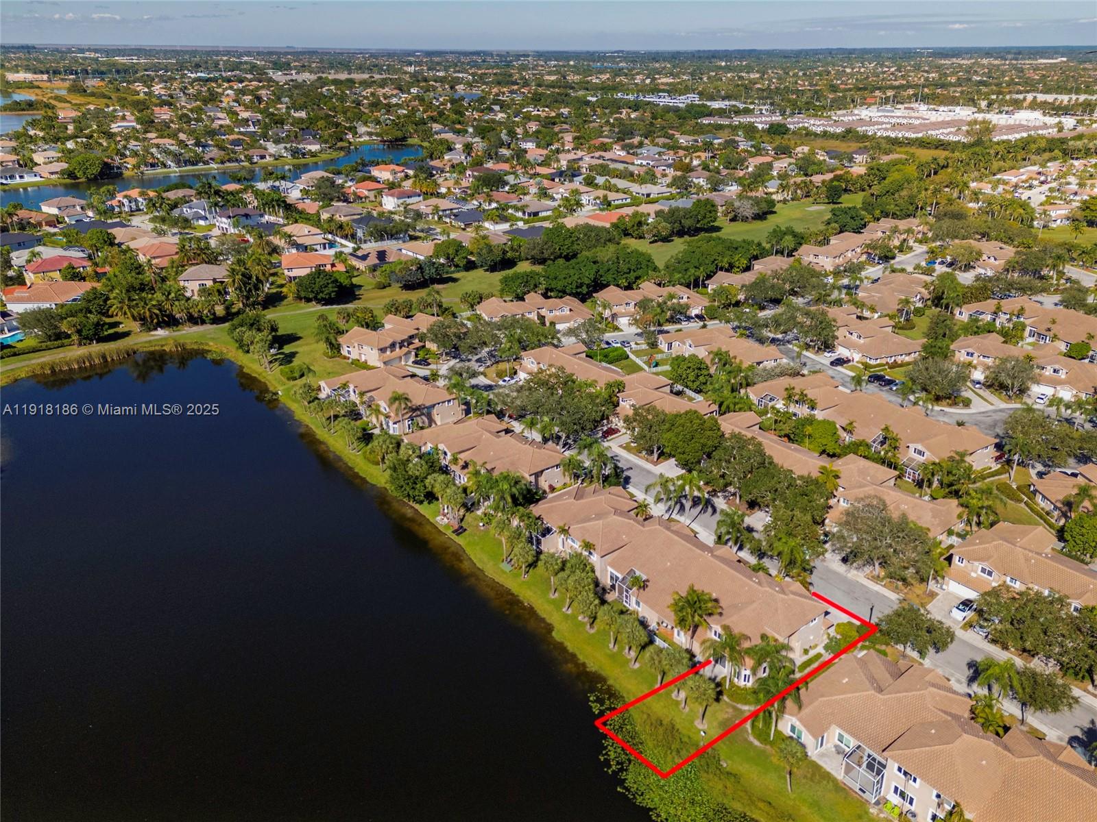 HOLLYWOOD LAKES COUNTRY C - Residential Lease