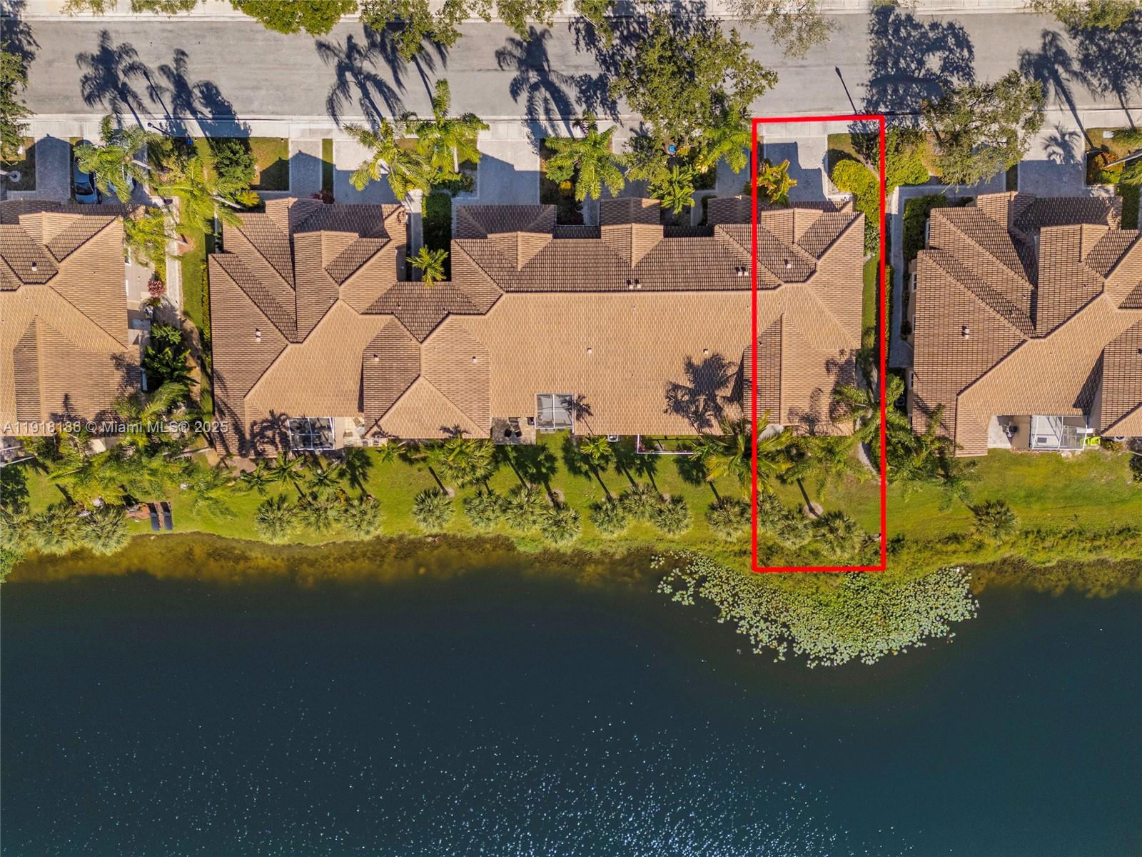 HOLLYWOOD LAKES COUNTRY C - Residential Lease