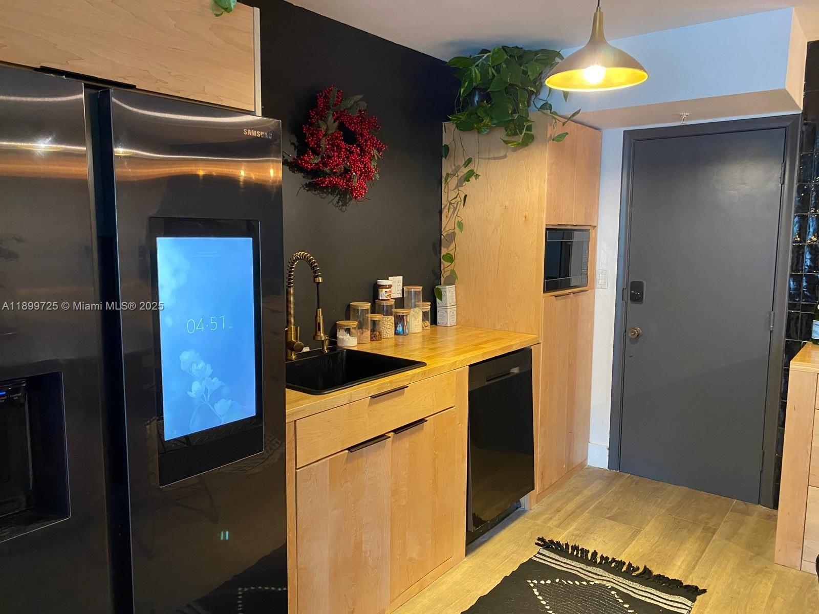 GALEN BREAKERS CONDOMINIU - Residential