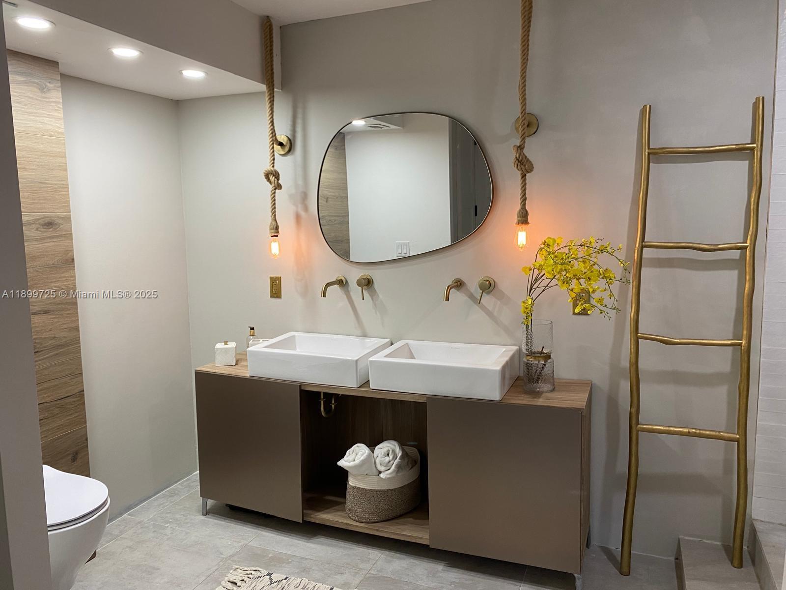 GALEN BREAKERS CONDOMINIU - Residential