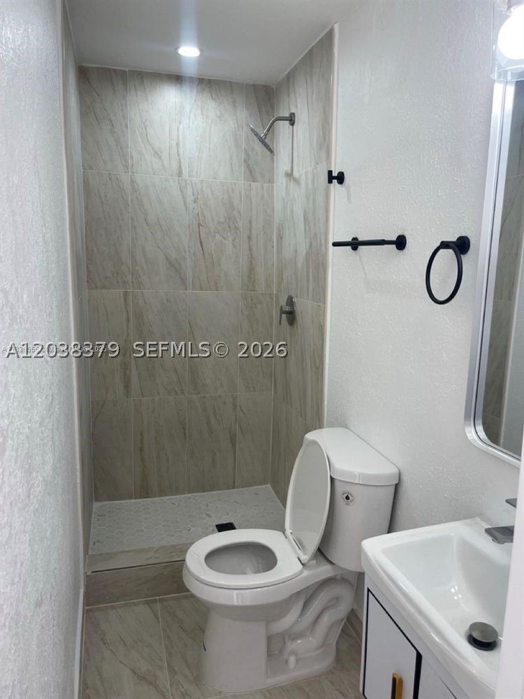 219 SW 21st Ave 3