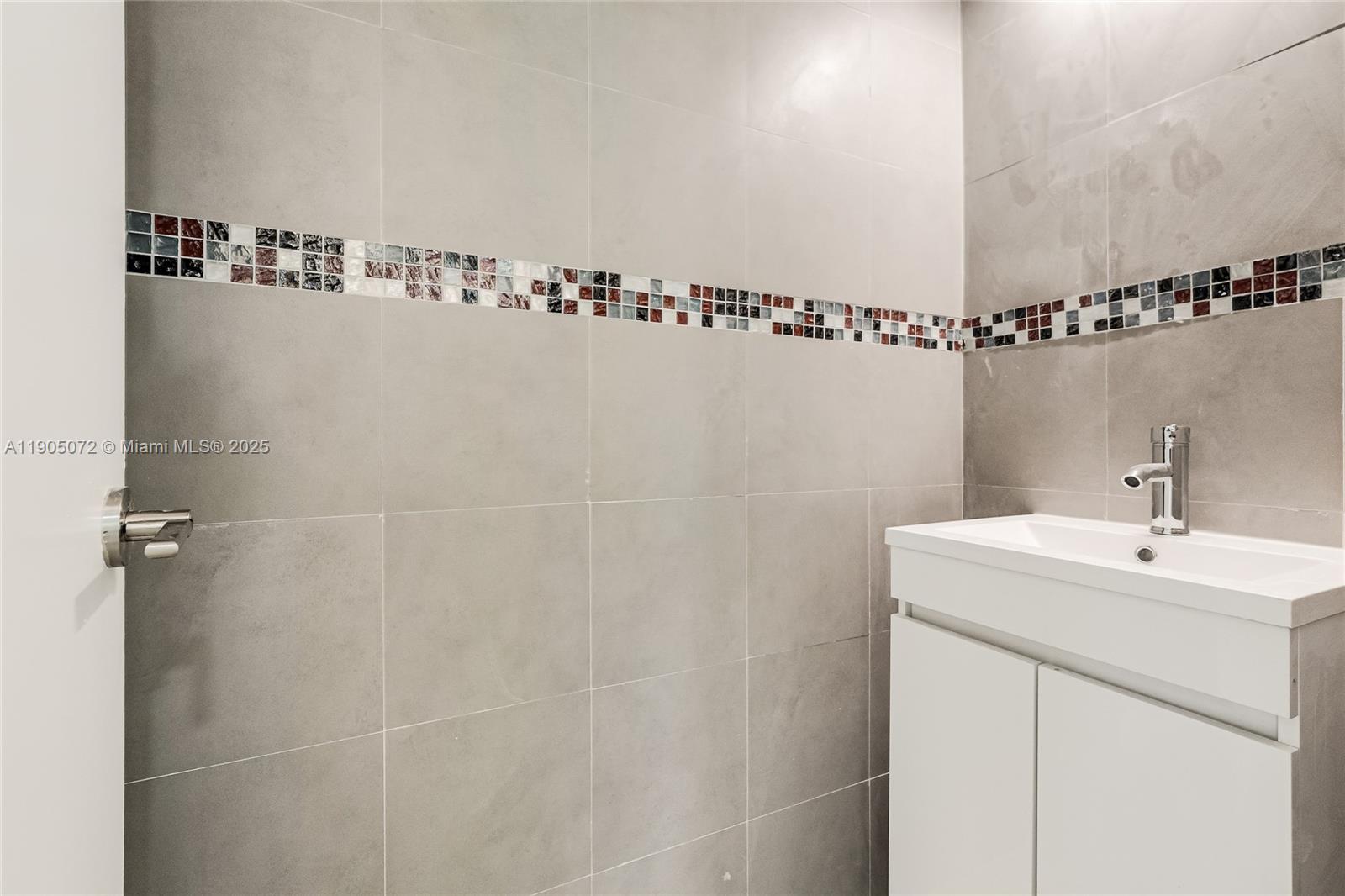 LINCOLN SUB - Residential Lease