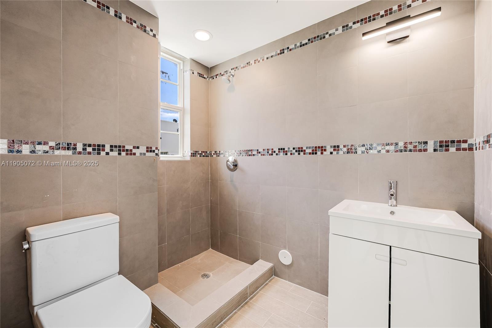 LINCOLN SUB - Residential Lease