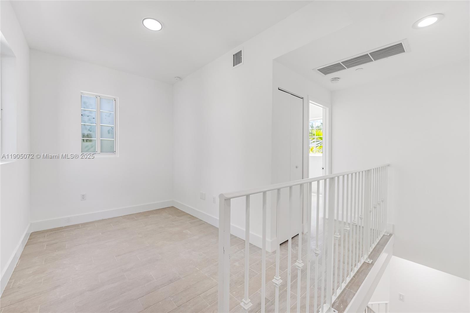 LINCOLN SUB - Residential Lease