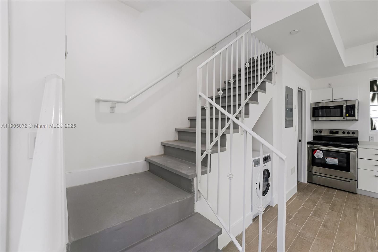 LINCOLN SUB - Residential Lease