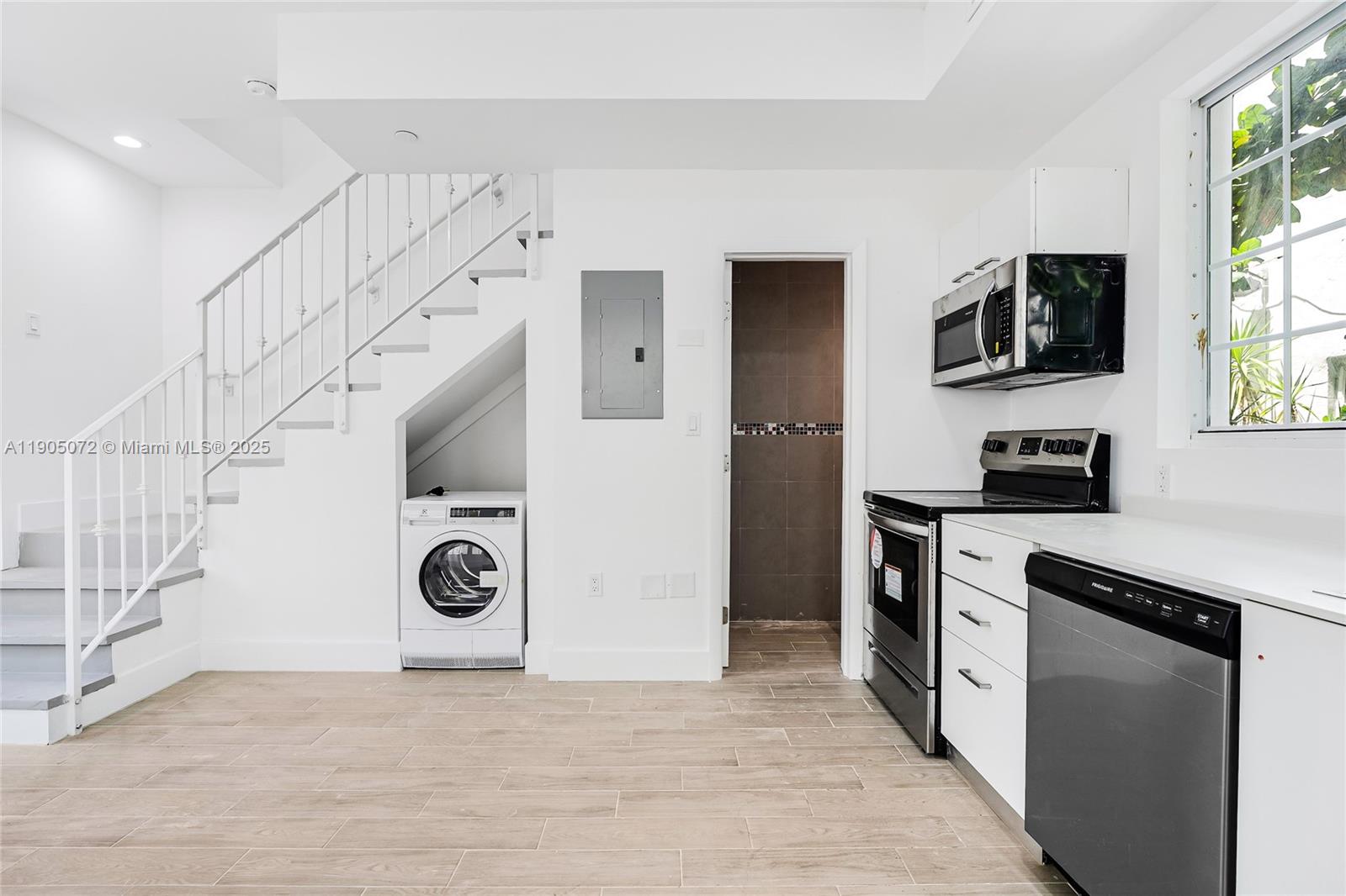 LINCOLN SUB - Residential Lease