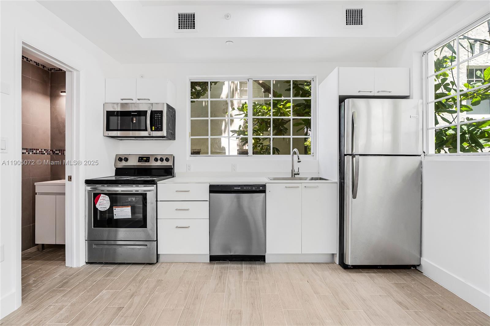 LINCOLN SUB - Residential Lease