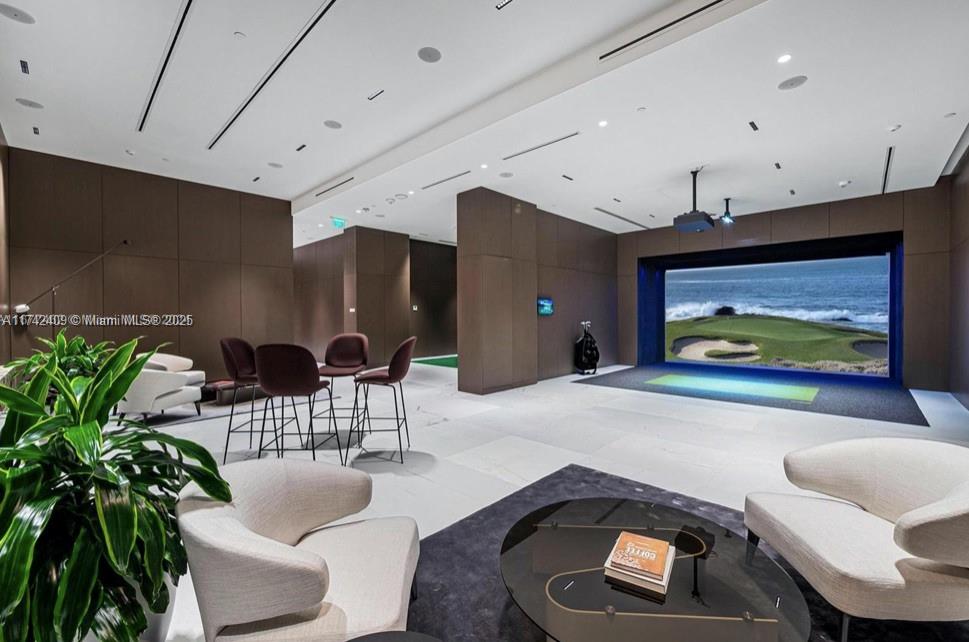 ASTON MARTIN - Residential