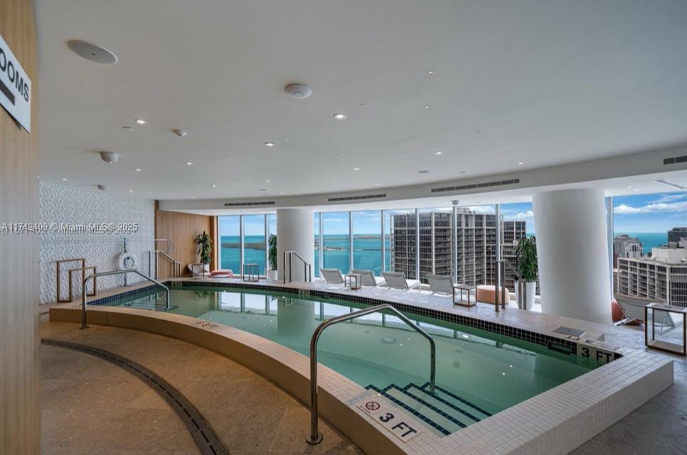 ASTON MARTIN - Residential