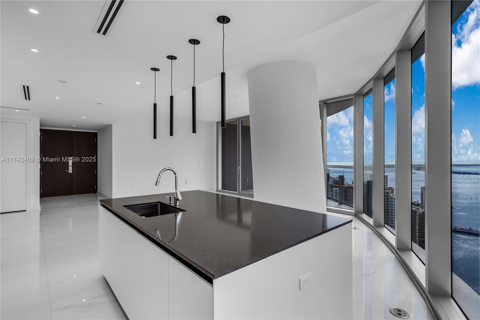 ASTON MARTIN - Residential