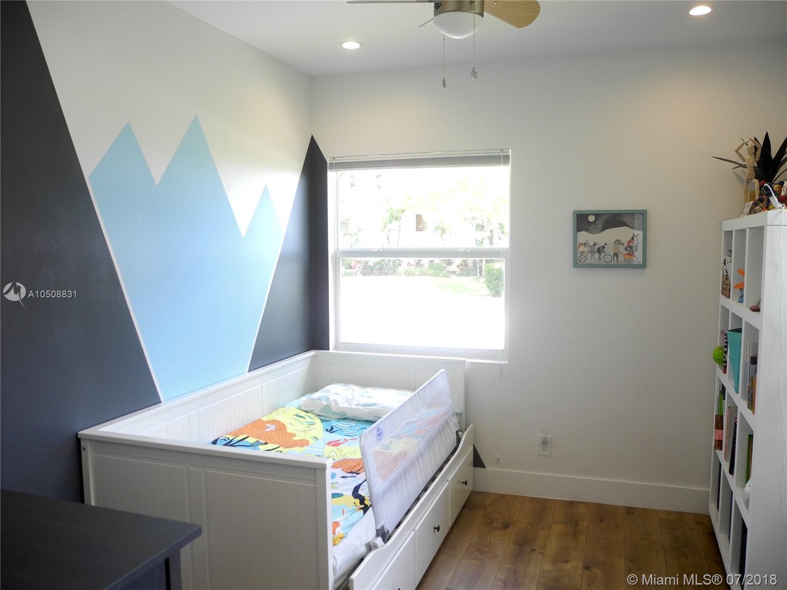 MIAMI SHORES BAY PK ESTAT - Residential