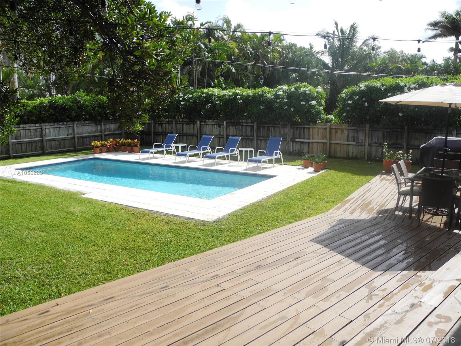 MIAMI SHORES BAY PK ESTAT - Residential